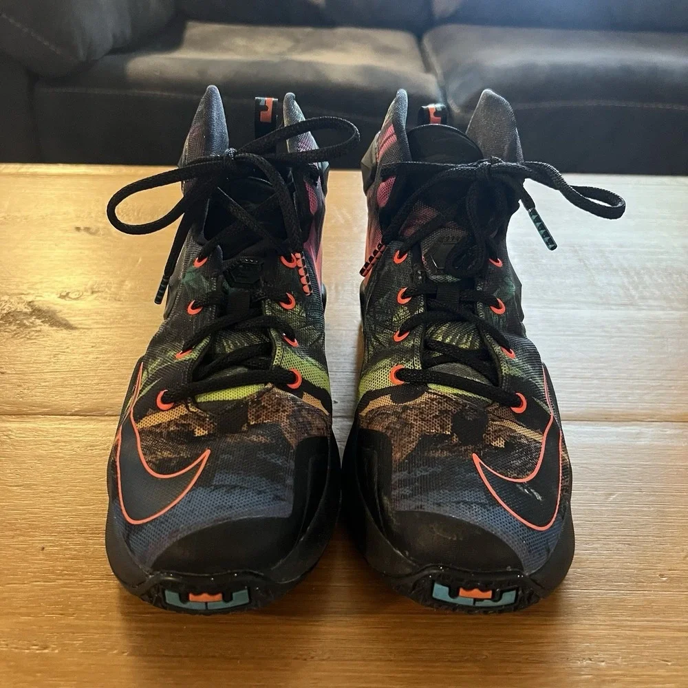 Nike LeBron 13 Akronite Philosophy Basketball‎ High Top Shoes Size Youth 5Y